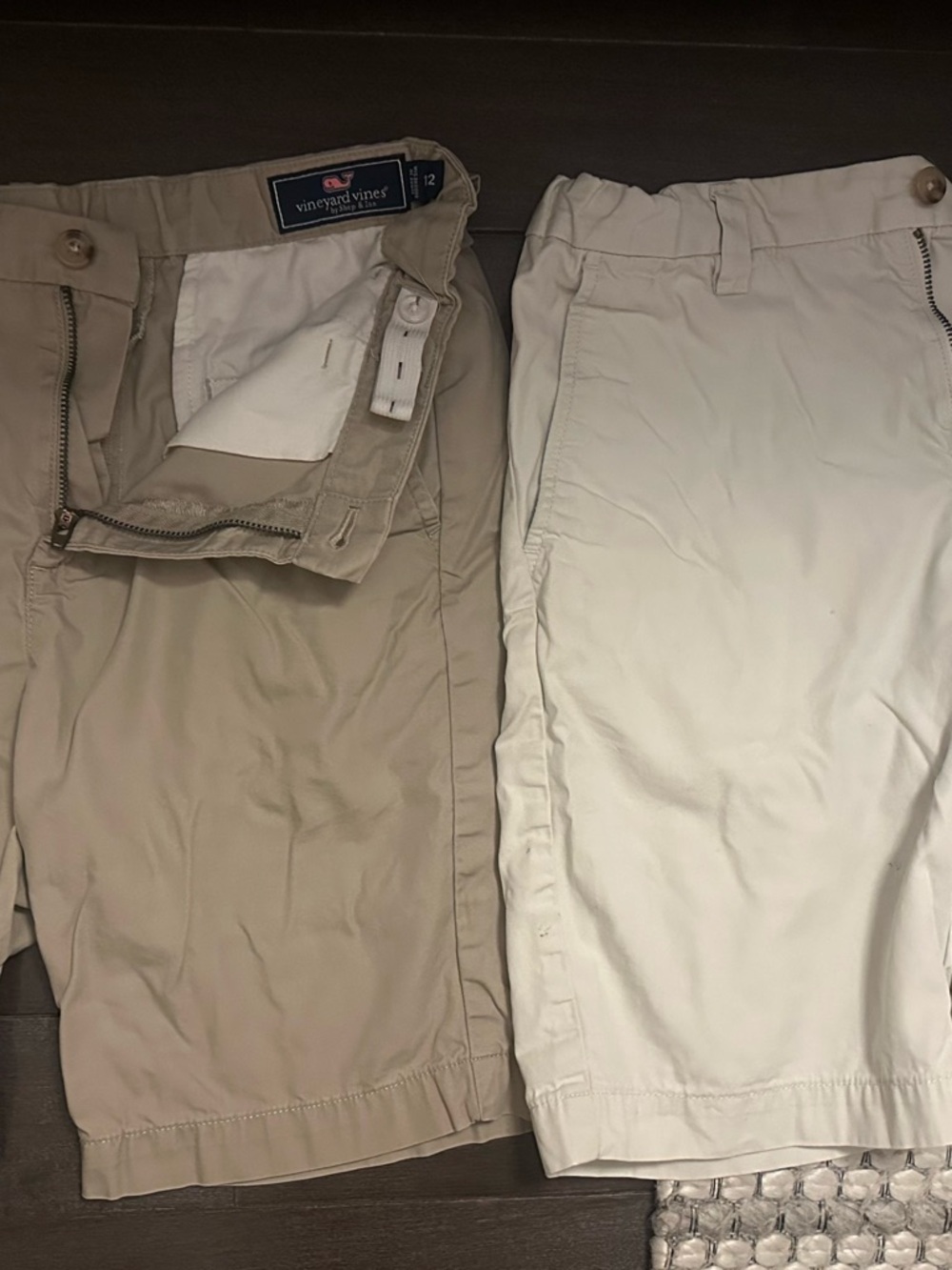 Vineyard Vines boys 12 Khaki & Off-White Shorts - Pair